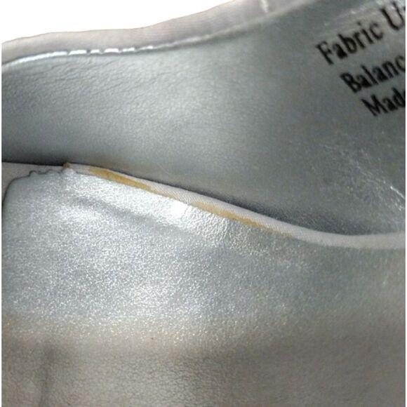 Lulu Townsend Silver Heels size 7! - Picture 8 of 16